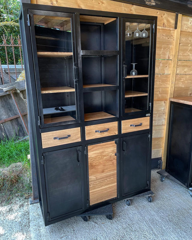 Buffet vitrine design industriel PRIX de base : 2190€ réf 3715