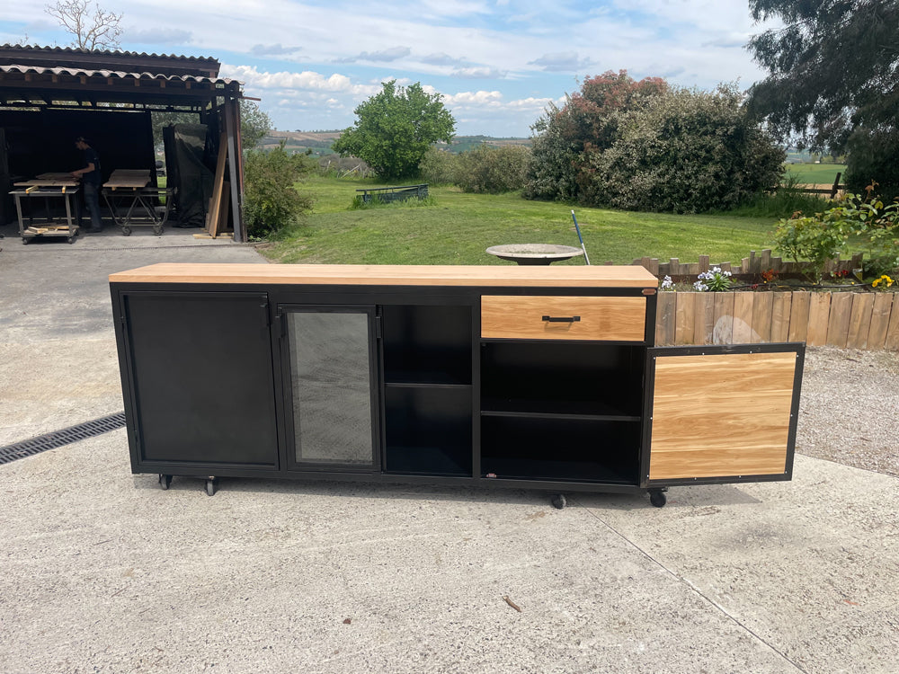 Buffet industriel portes verres PRIX de base : 2200€. réf 4029