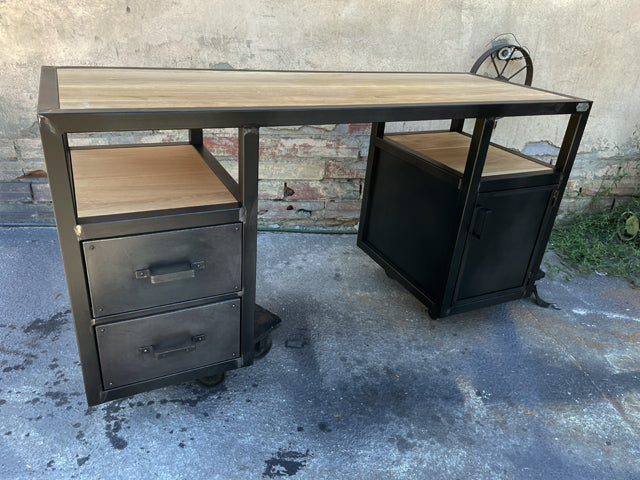 Bureau industriel double caisson PRIX de base:1450€ réf 3748