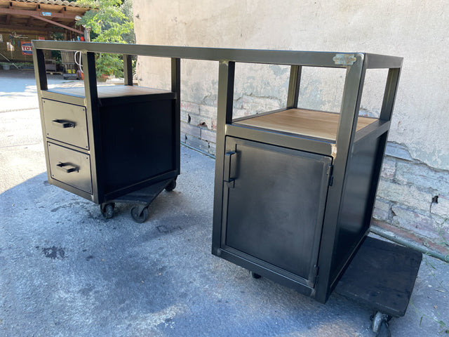 Bureau industriel double caisson PRIX de base:1450€ réf 3748