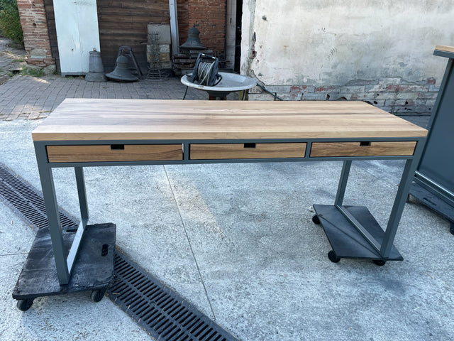 Bureau industriel métal et noyer PRIX de base:1650€ réf 3920