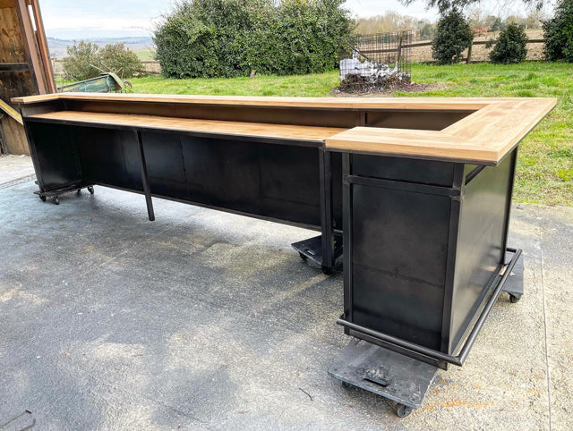 Comptoir de bar industriel PRIX de base 2600€ rèf 3184