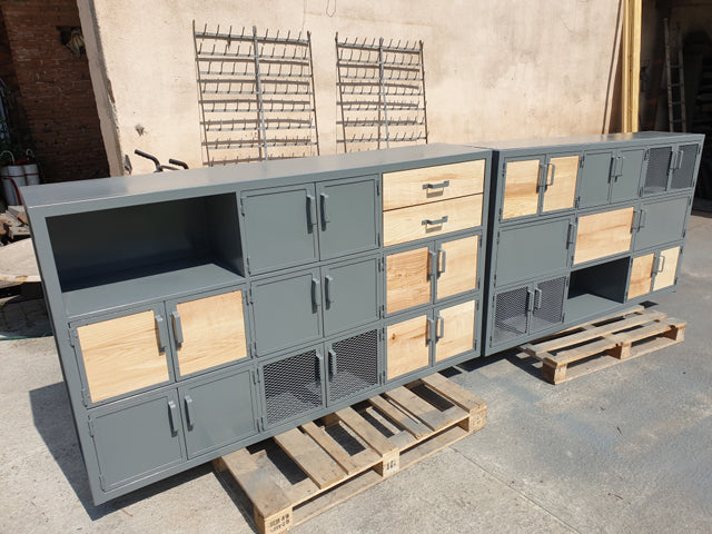 Buffet industriel multi portes PRIX de base : 2800€ réf 3887