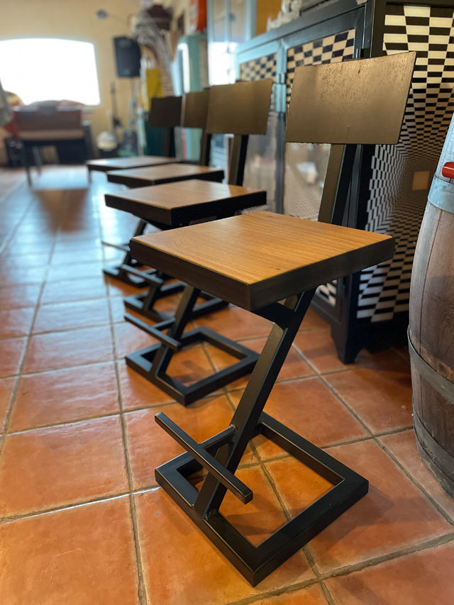 Chaise de bar PRIX: 140€ réf 3930