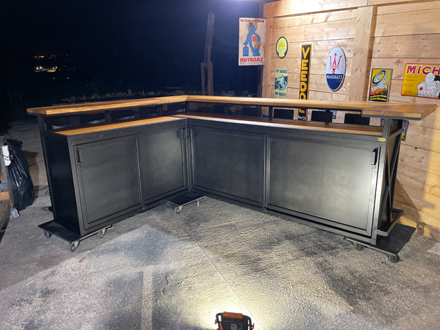 Comptoir façade ajourée PRIX de base: 2550€ réf 3945