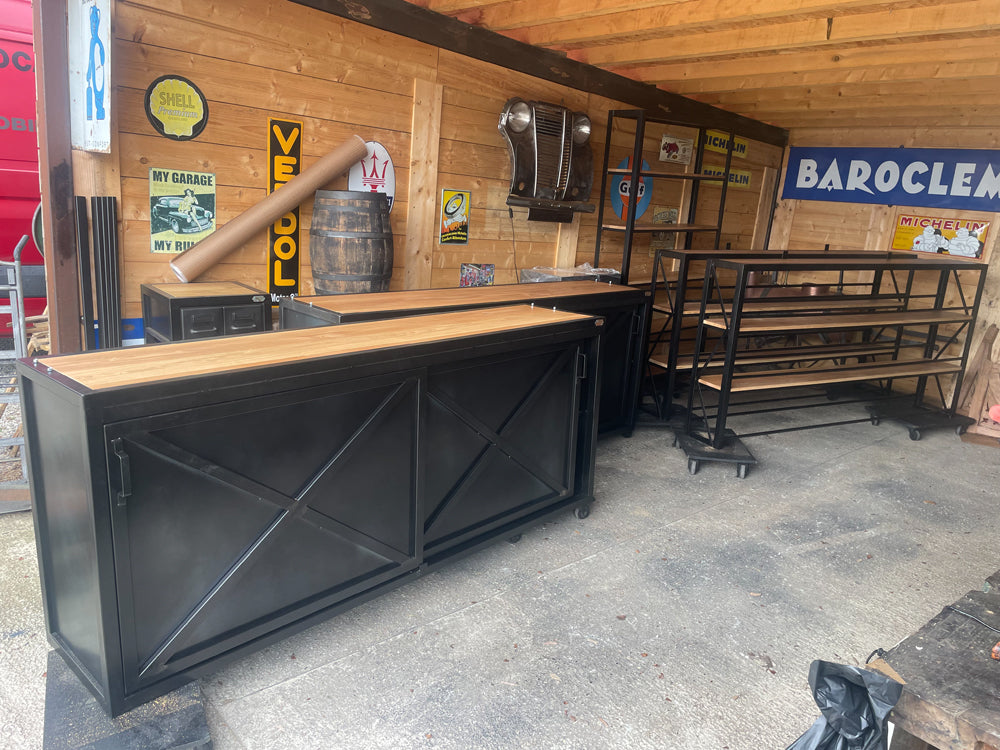 Etagère présentoir cave à vin Prix de base : 2900€ réf 4026