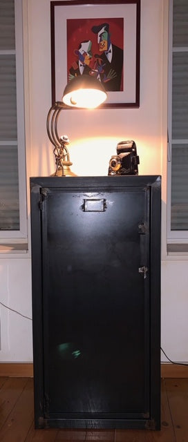 Petit buffet industriel PRIX de base: 590€ réf 3044