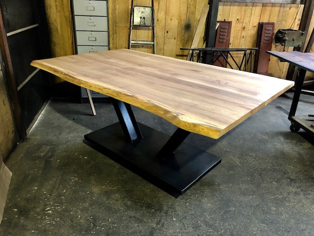 Table industrielle non dèlignées PRIX de base: 1490€ réf 3284