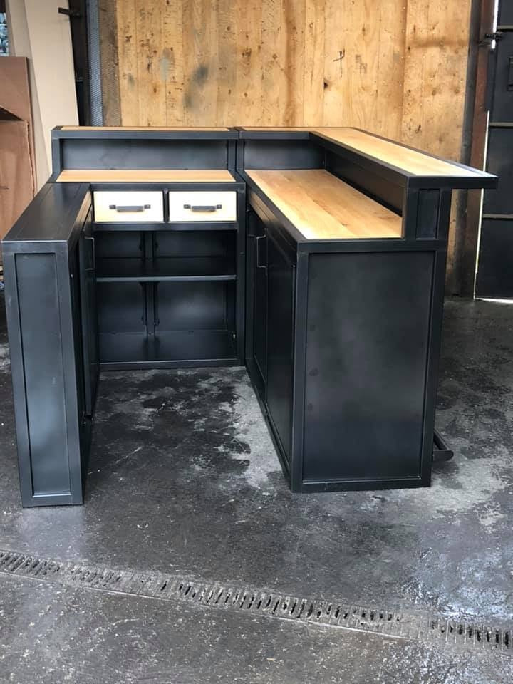 Comptoir industriel mètal en U PRIX de base: 2500€ réf 3278