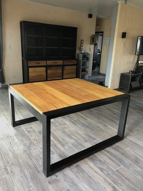 Table design industriel sur mesure PRIX de base : 1050€ réf 3518