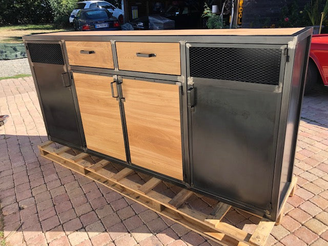 Buffet 2 tiroirs 4 portes PRIX de base: 1500€ réf 3457