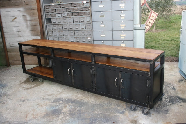 Enfilade style industriel Prix de base: 1890€ réf 2061