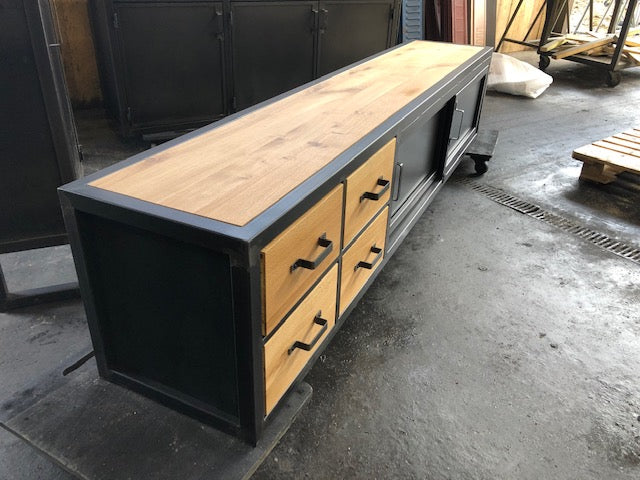 Meuble tv design industriel 8 tiroirs PRIX de base : 1450€ réf 3619