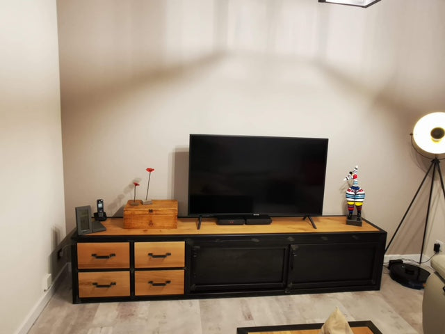 Meuble tv design industriel 8 tiroirs PRIX de base : 1450€ réf 3619