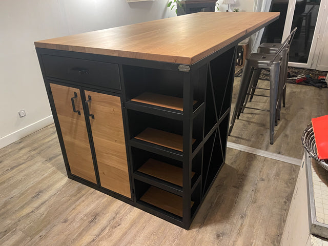 Ilot central design industriel PRIX de base :2800€ réf 3952