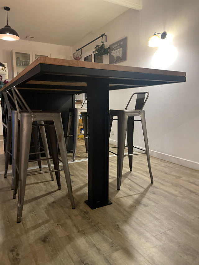 Ilot central design industriel PRIX de base :2800€ réf 3952