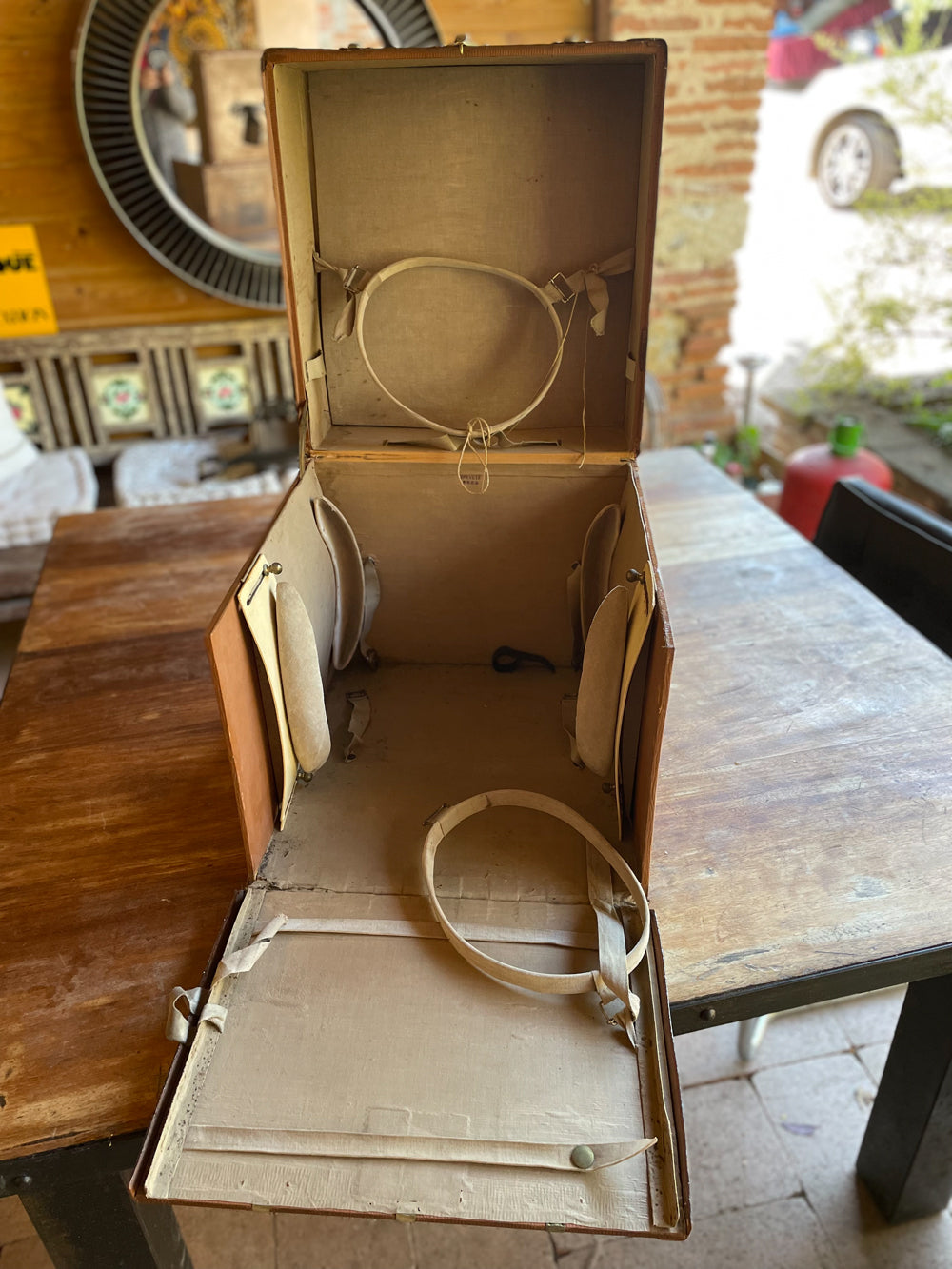 Malle à chapeau Delion 1919. réf 4025