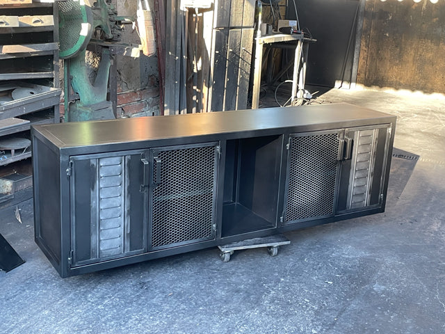 Meuble TV tout métal design industriel PRIX de base : 1290€ réf 3605