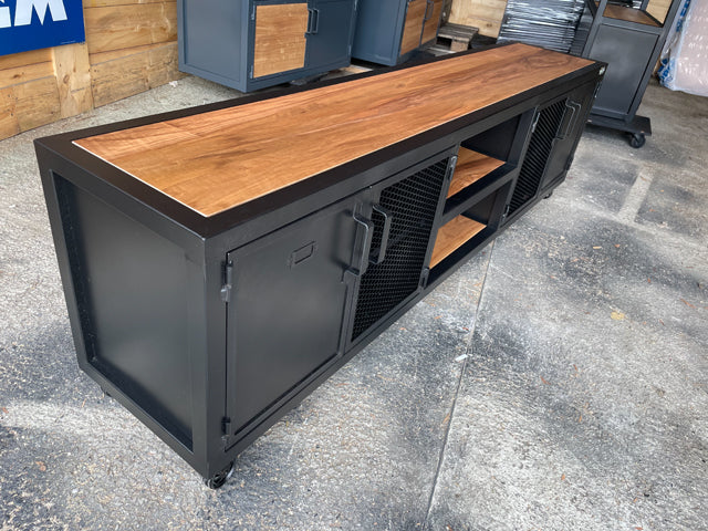 Meuble TV industriel métal et noyer PRIX de base: 1590€ réf 3906
