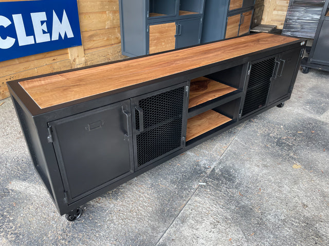 Meuble TV industriel métal et noyer PRIX de base: 1590€ réf 3906