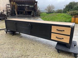 Meuble Tv design industriel chêne/ métal PRIX de base: 1390€ réf 3587