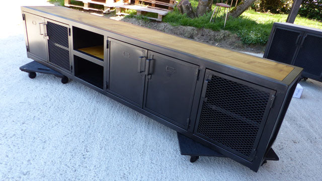 Meuble TV design industriel 5 portes PRIX de base : 1390€ réf 3682