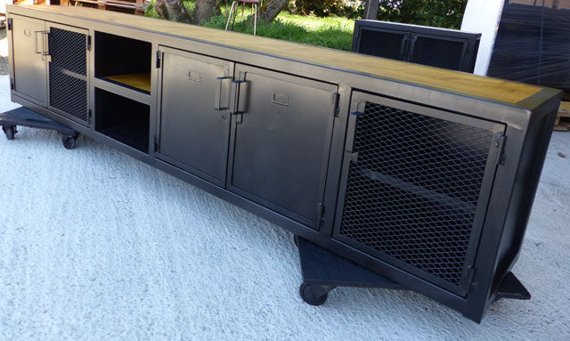 Meuble TV design industriel 5 portes PRIX de base : 1390€ réf 3682