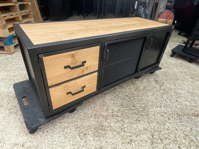 Meuble Tv industriel 3 portes PRIX de base: 990€ réf 4017