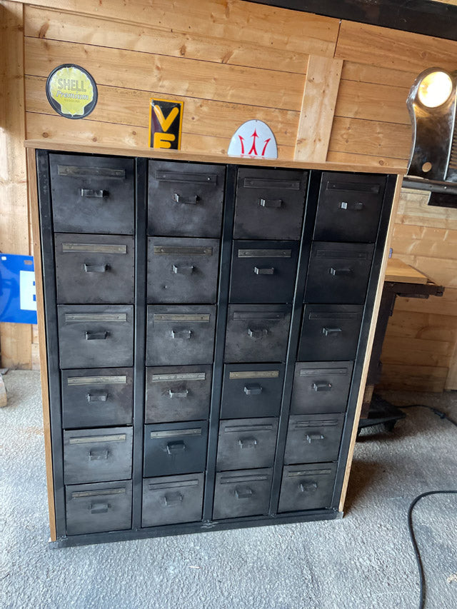 Meuble d'atelier 24 tiroirs
