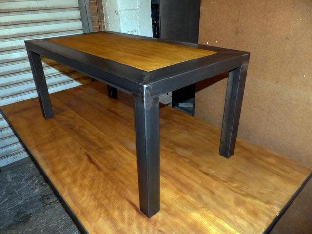 Table basse industrielle métal et bois PRIX de base: 490€ réf 2598