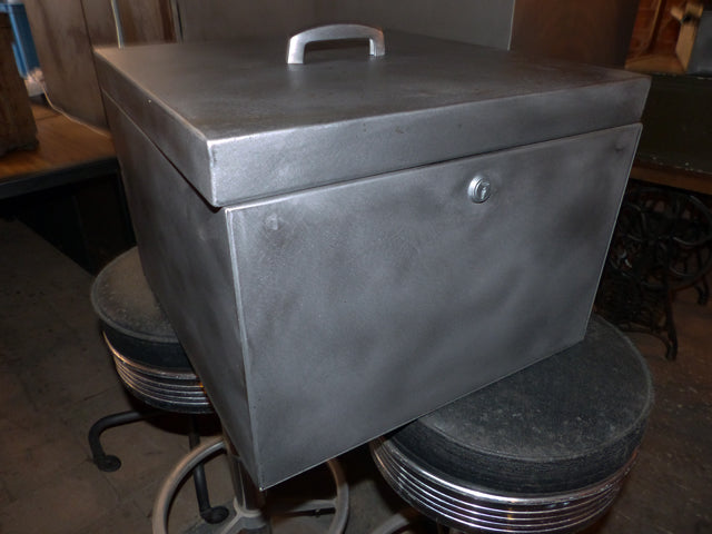 Grand range dossier industriel métal 1950