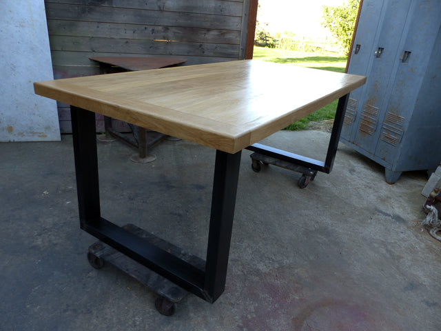 Table industrielle chêne et métal PRIX de base : 1290€ réf 2960