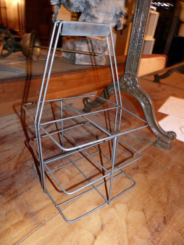 Objet industriel porte bouteille métal 1950