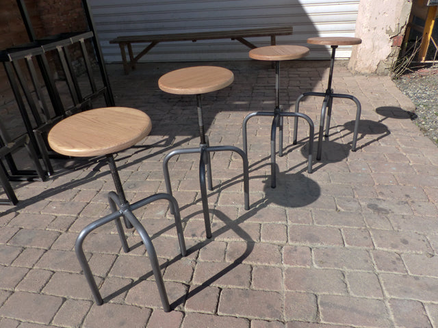 Tabouret industriel bois mètal réglable 1950