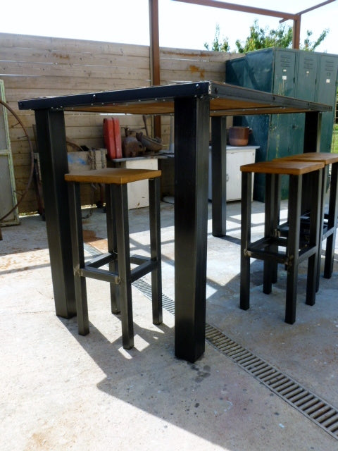 Table mange debout BODEGA PRIX de base: 1190€ réf 1781