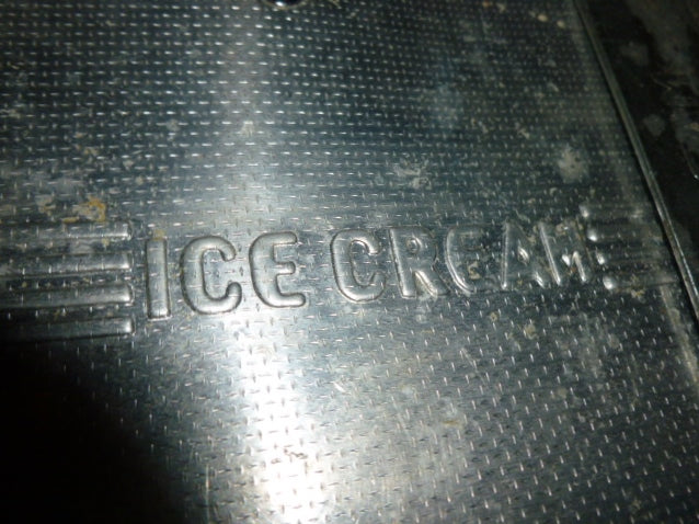 Ancienne machine à glace ROTEL 1950