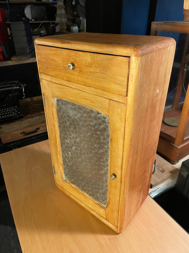 Pharmacie en bois 1950