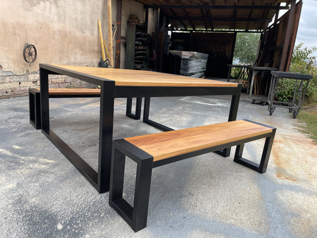 Table design industriel sur mesure PRIX de base : 1050€ réf 3518