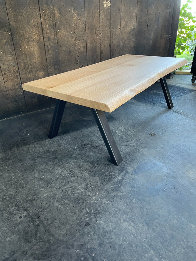 Table basse Live Edge PRIX de base: 660€ réf 3747