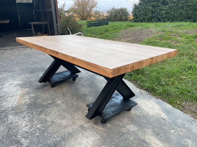 Table industrielle plateau chêne 80 PRIX de base:1990€ réf 3975