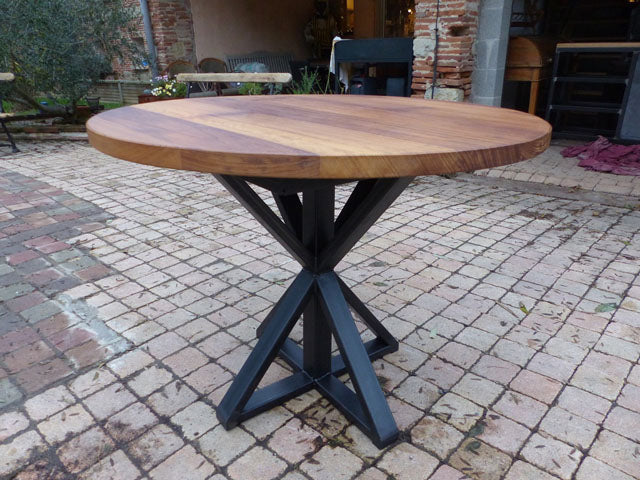 Table industrielle ronde PRIX de base: 950 € réf 3456