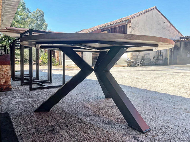 Table ronde tripode industriel PRIX de base: 1250€ réf 3910