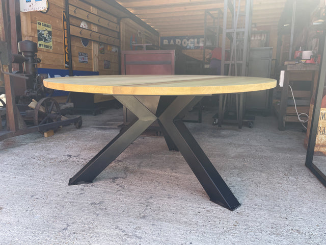 Table ronde tripode industriel PRIX de base: 1250€ réf 3910