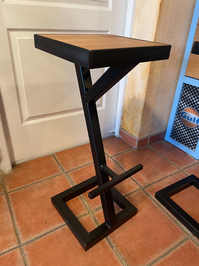 Tabouret bar piètement central PRIX: 130€ réf 3949