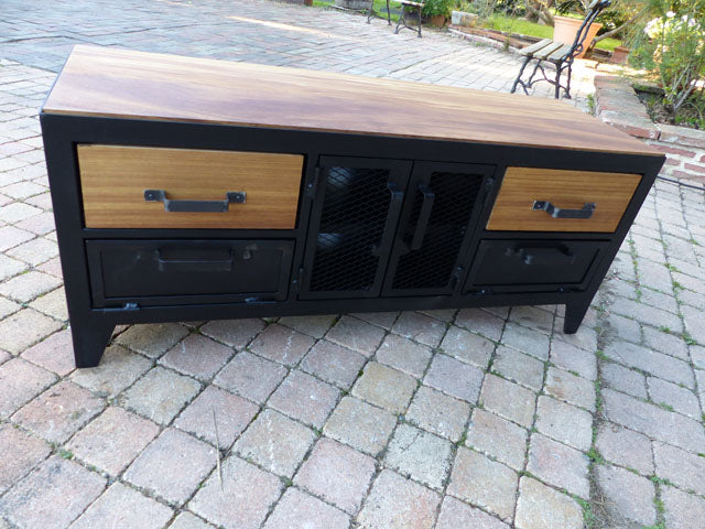 Meuble TV industriel 2 tiroirs et 2 clapets PRIX de base: 900€ réf 3584