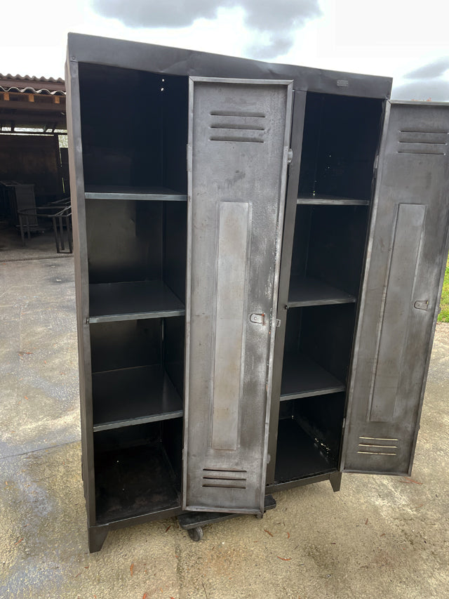 Vestiaire rivetè 1940