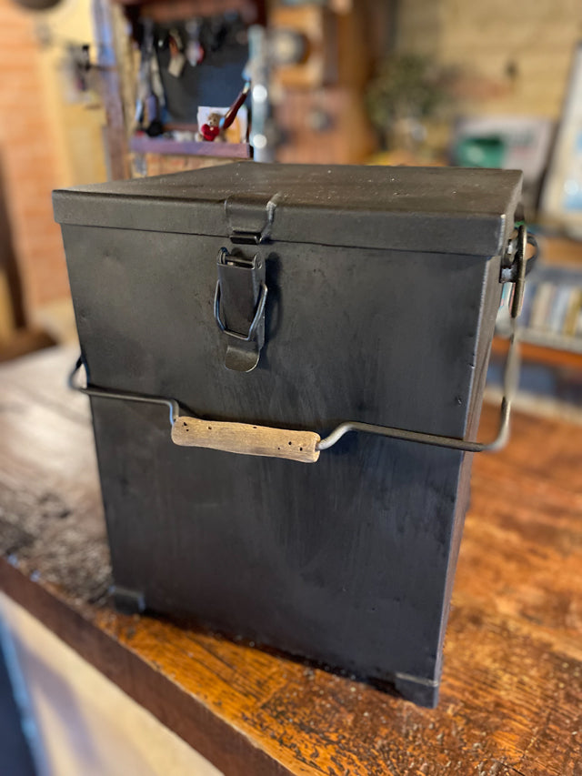 Ancienne glacière métal et bois 1940