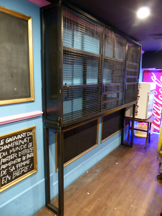 Arrière de comptoir de bar PRIX de base: 1900€ réf 3286