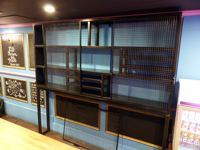 Arrière de comptoir de bar PRIX de base: 1900€ réf 3286