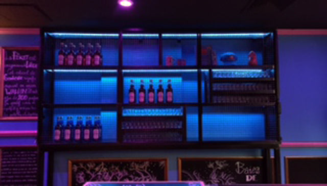 Arrière de comptoir de bar PRIX de base: 1900€ réf 3286